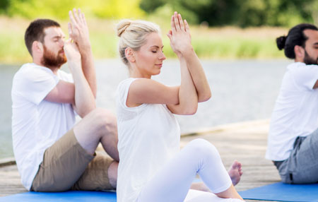 Doğayla Birleşen Yoga Pratiği